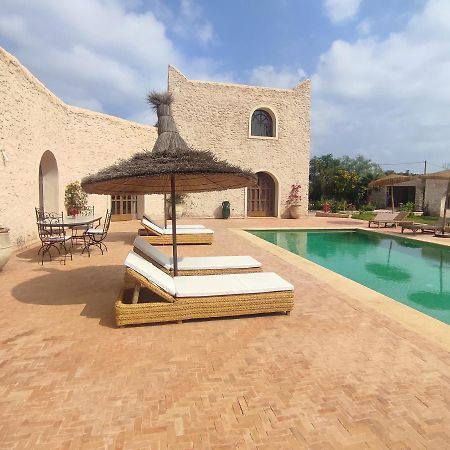 Riad Bini-Ddik As-Sawíra Exteriér fotografie