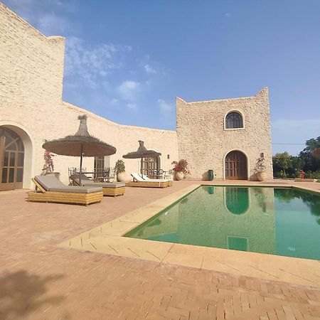 Riad Bini-Ddik As-Sawíra Exteriér fotografie