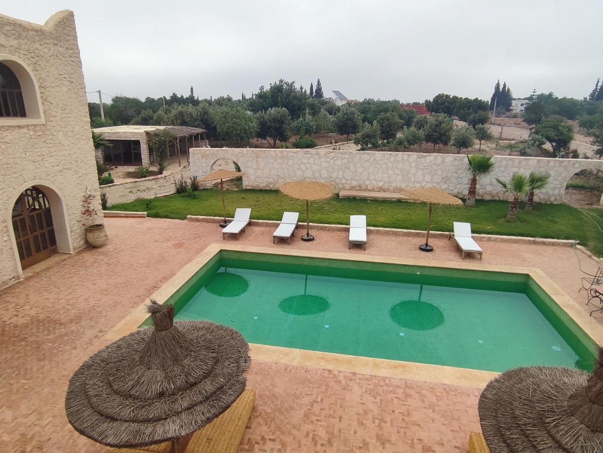 Riad Bini-Ddik As-Sawíra Exteriér fotografie
