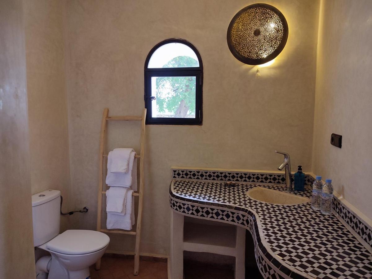 Riad Bini-Ddik As-Sawíra Exteriér fotografie