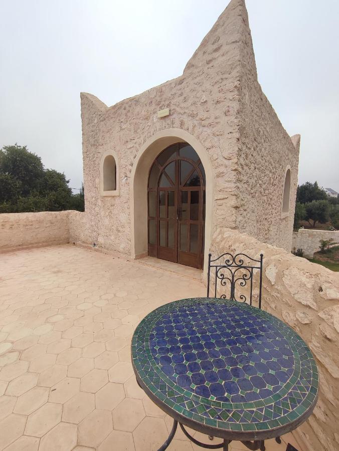 Riad Bini-Ddik As-Sawíra Exteriér fotografie
