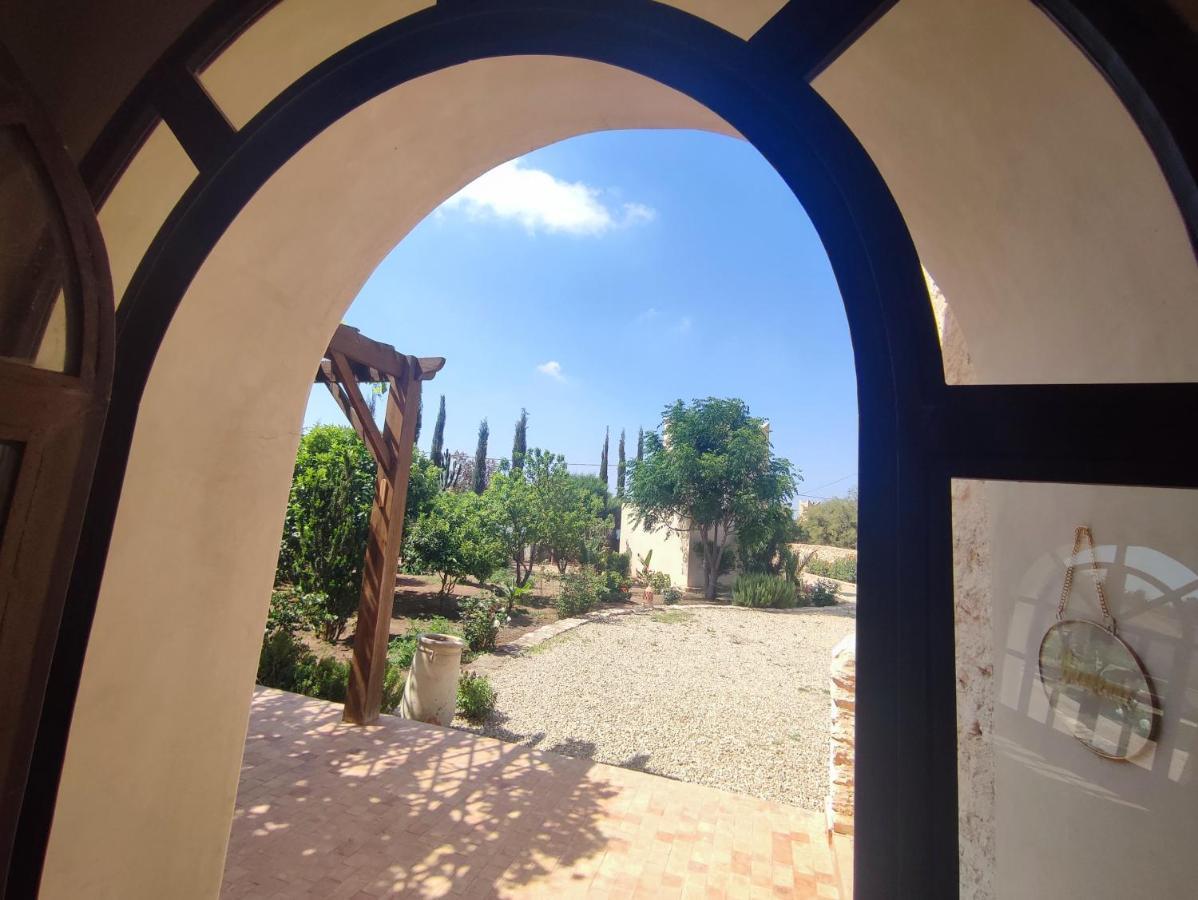 Riad Bini-Ddik As-Sawíra Exteriér fotografie
