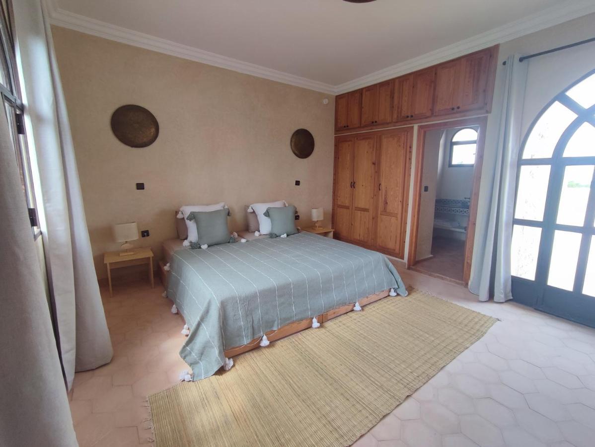 Riad Bini-Ddik As-Sawíra Exteriér fotografie