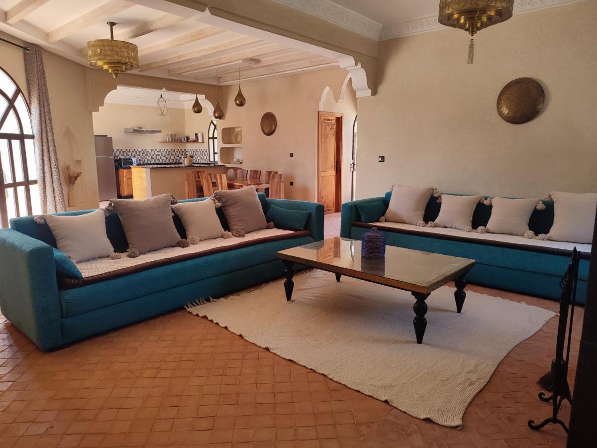 Riad Bini-Ddik As-Sawíra Exteriér fotografie