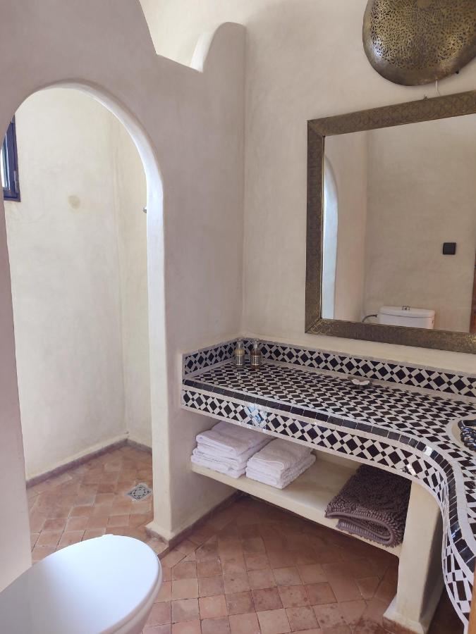 Riad Bini-Ddik As-Sawíra Exteriér fotografie