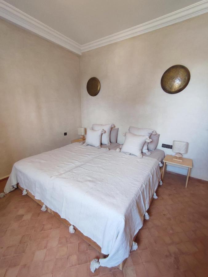 Riad Bini-Ddik As-Sawíra Exteriér fotografie
