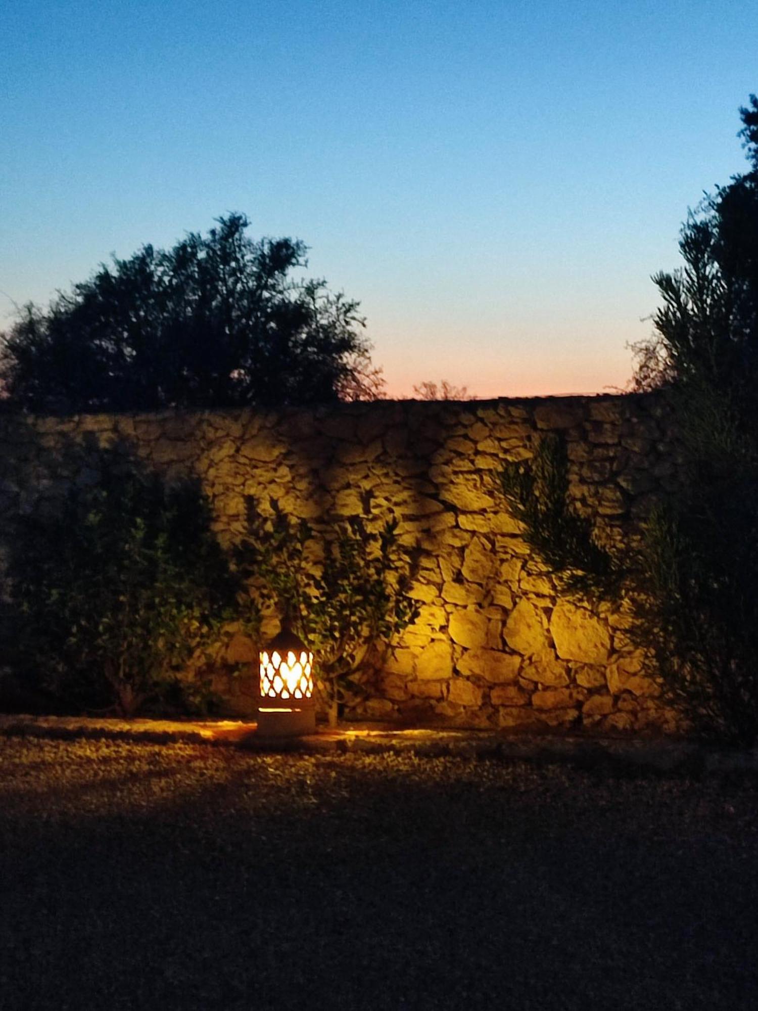 Riad Bini-Ddik As-Sawíra Exteriér fotografie