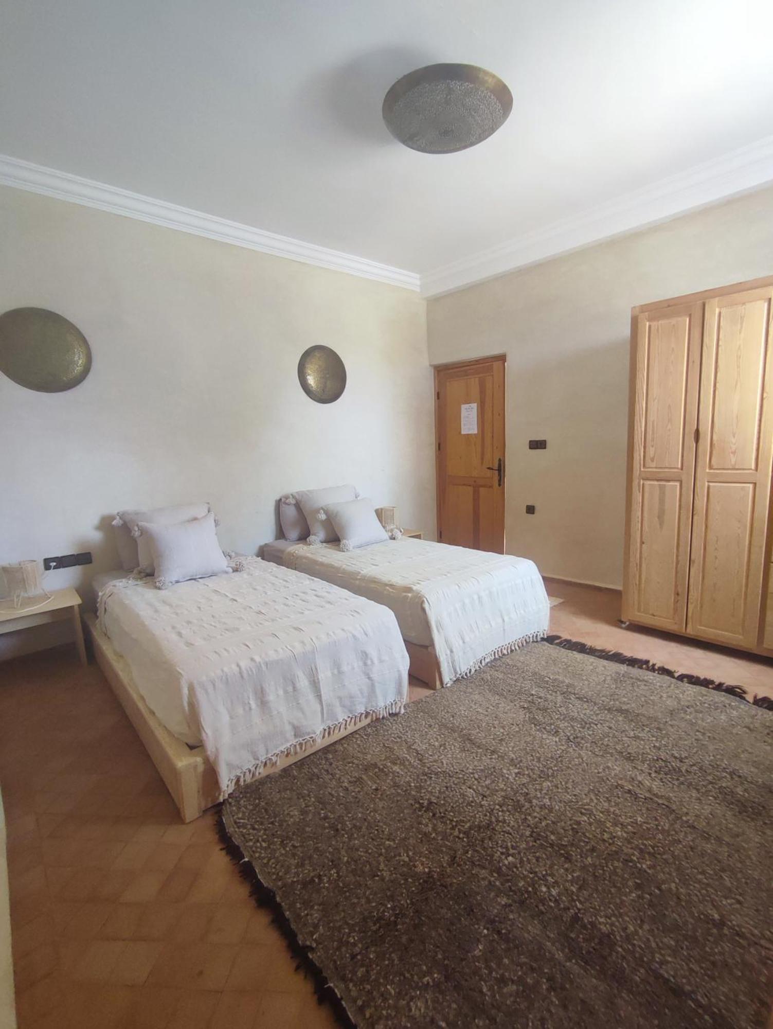 Riad Bini-Ddik As-Sawíra Exteriér fotografie